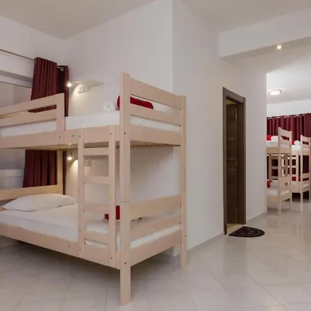 Free Bird - Bed In Four Bed Mixed 3 別荘