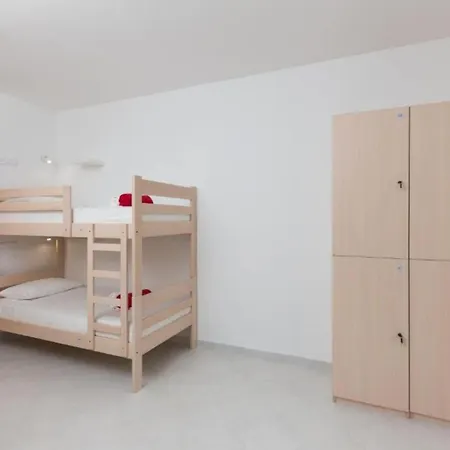 Free Bird - Bed In Four Bed Mixed 3 別荘 *