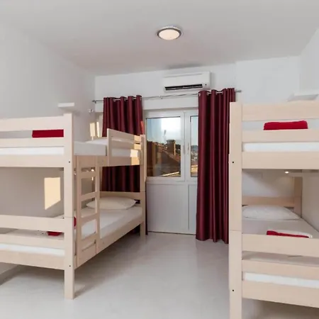 Free Bird - Bed In Four Bed Mixed 3 펜션 *